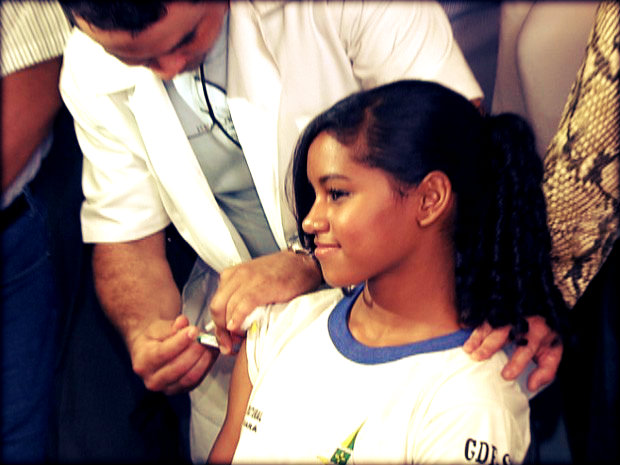 Vacina contra o papiloma vírus humano.