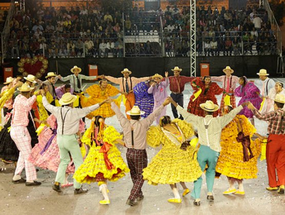 Coroa de flores e de espinhos