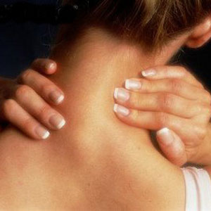 Dor no pescoço e nos ombros.