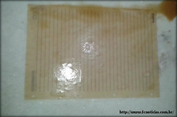 Dicas para envelhecer papel com café