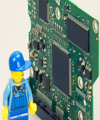 Preço médio da placa mãe de um computador