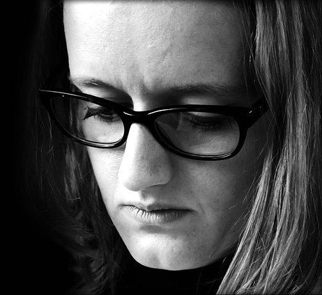 Os 3 sintomas verdadeiros e secretos para identificar uma traição amorosa