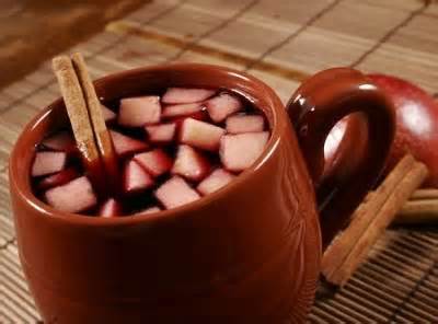 Vinho quente Maçã , Laranja e Canela