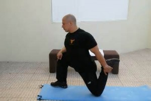 Alongando quadricípedes