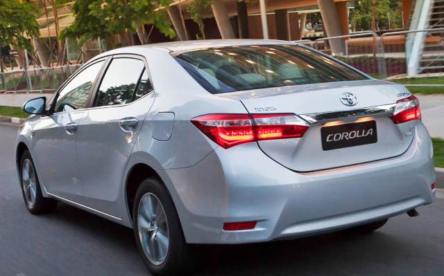 novo corolla 2015